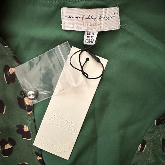 ASOS Never Fully Dressed Front Tie Balloon Sleeve Green Blouse - Picture 6 of 8